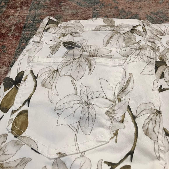 NWOT Buffalo David Bitton White and Green Patterned Pants - Picture 4 of 7